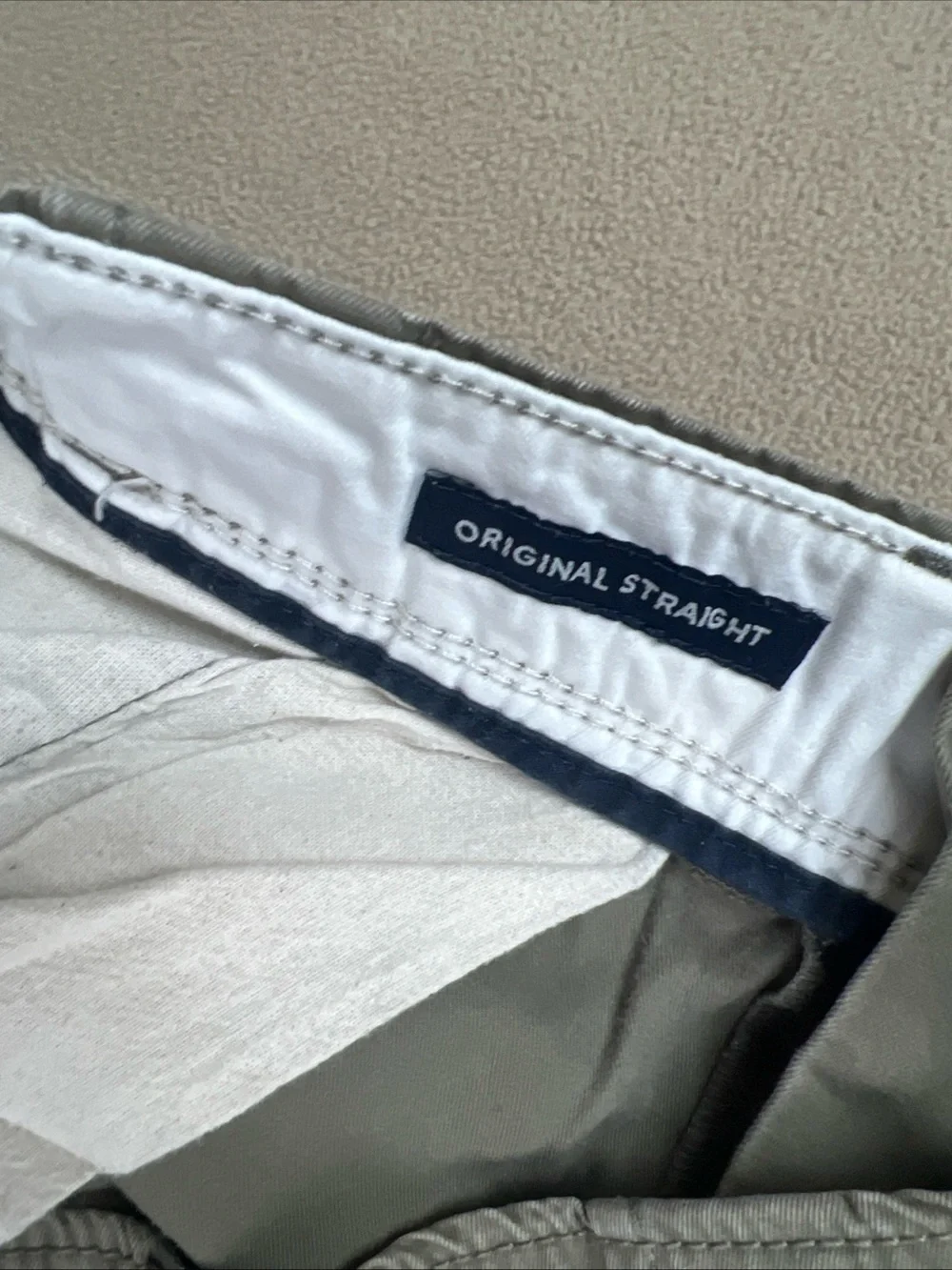 2013 American Eagle Original Straight Khaki Pants. Green. Mens Sz 33x30